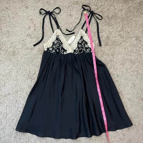 NWT Victoria’s Secret Lace Silk Babydoll Bow Romantic Lingerie Slip Dress Small - Picture 12 of 15